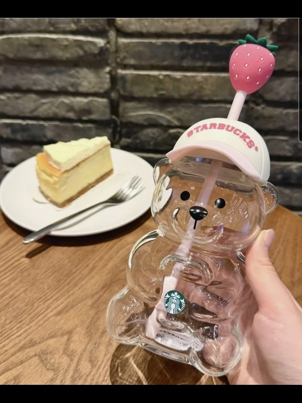 Starbucks 2026 PINK Strawberry Bearista Glass with Pink Strawberry Straw